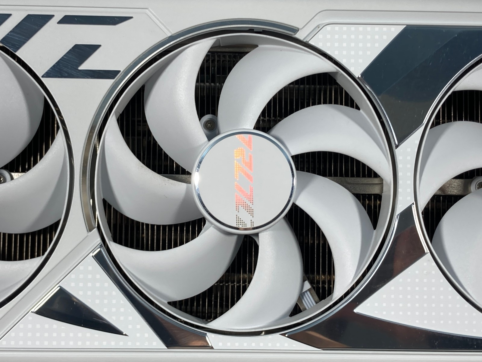 BH 2 GET 1 OFFER ASUS ROG Stri - Rtx 4090 24Gb Gddr6X review and price